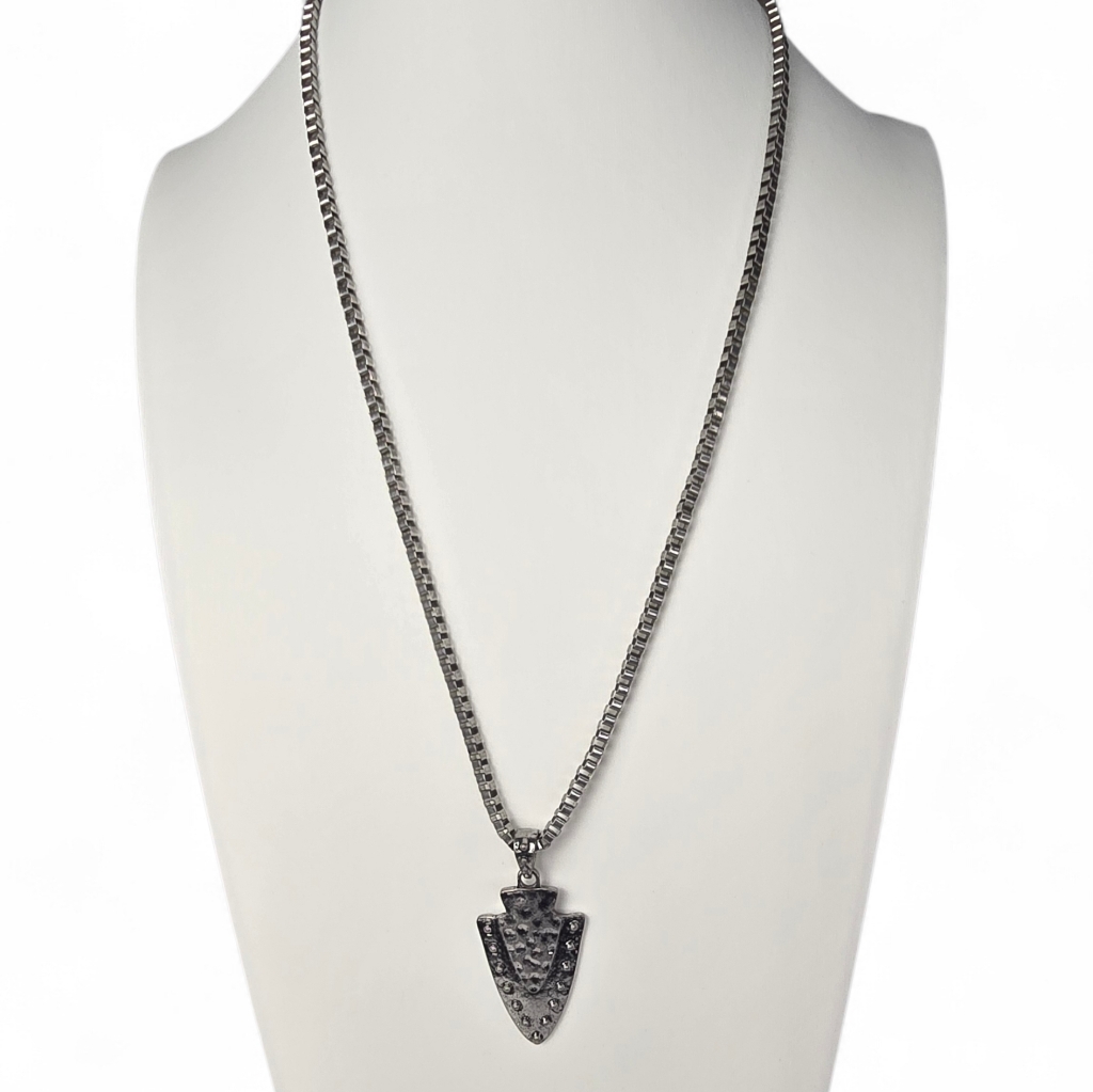 Justin Boots Arrowhead Hammered Silver Pendant Necklace 30$